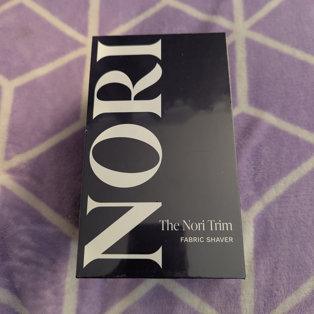 NORI Navy Fabric Shaver